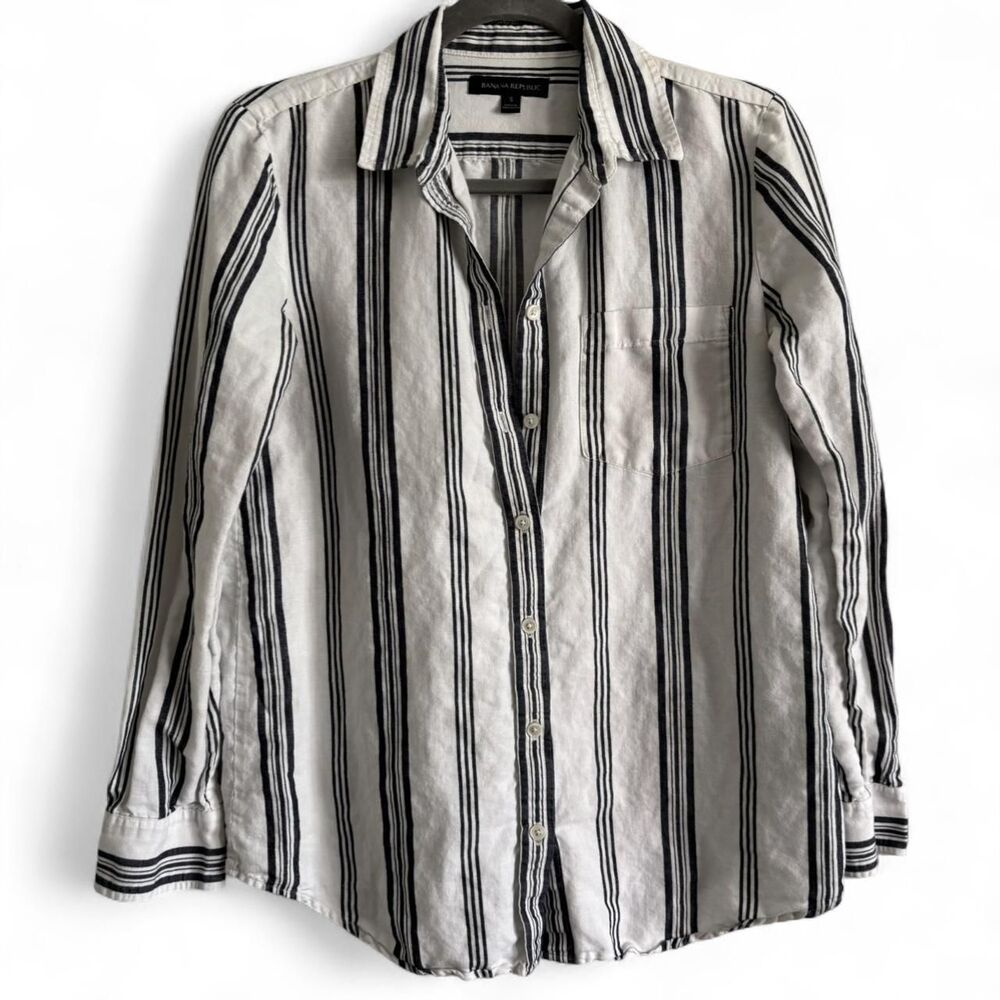 Banana Republic Women's Stripped Long Sleeve Shirt | SMALL